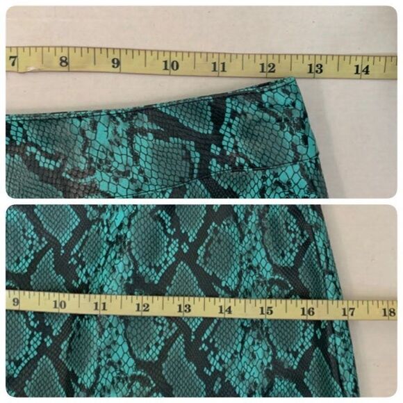 Tiger Mist Womens Tash Faux Leather Mini Skirt Small Blue Snake Print TM6970 - Picture 8 of 9